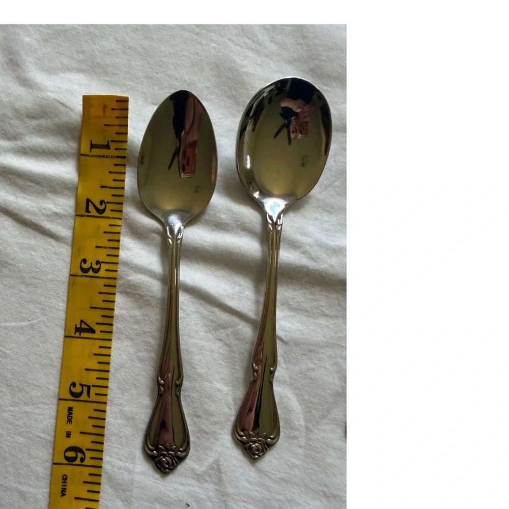 Oneida Roseanne Stainless Steel Spoons Set of 10 Floral Rose Teaspoons Soup USA